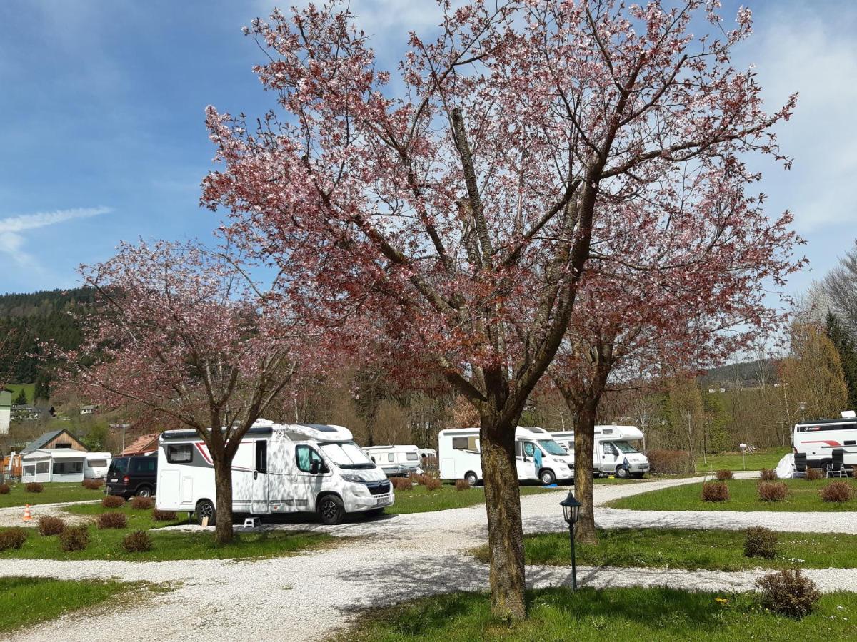 Luxusní stan Campingfass Almtal Scharnstein